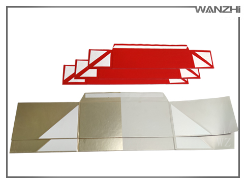 折疊(dié)盒側板多功能貼雙麵(miàn)膠(jiāo)機_折疊盒貼雙麵膠機_東莞市亚洲第一免费播放区自動化科技有限公(gōng)司